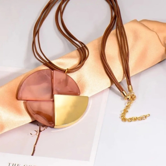 Women's Necklace - Picture 1 of 3